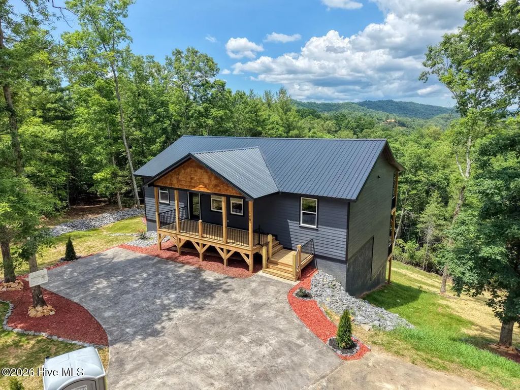 140 Short Oak Run, Murphy