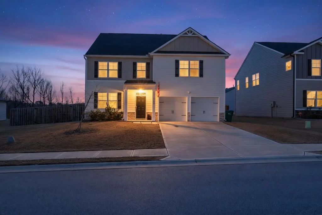 1302 Birch Circle, Columbia