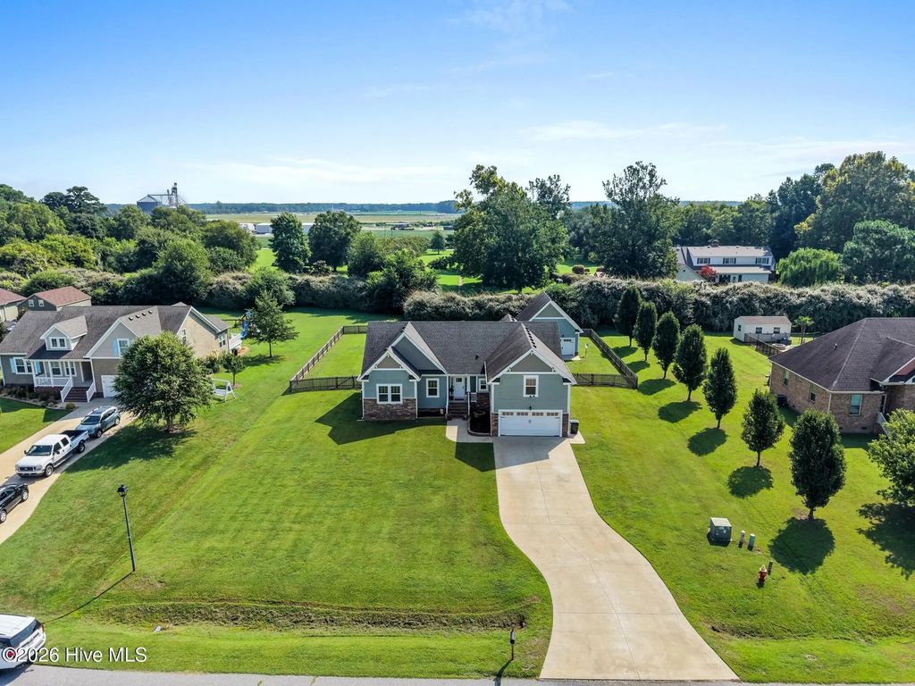 121 Algonquin Trail, Shawboro