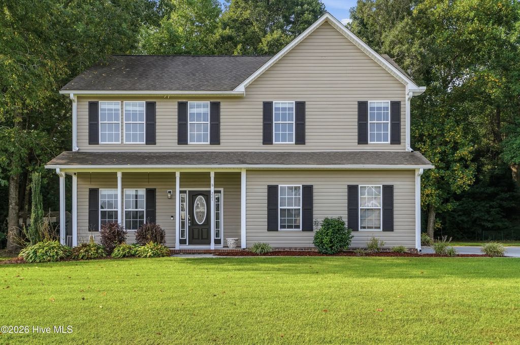 221 Rudolph Lane, Hubert