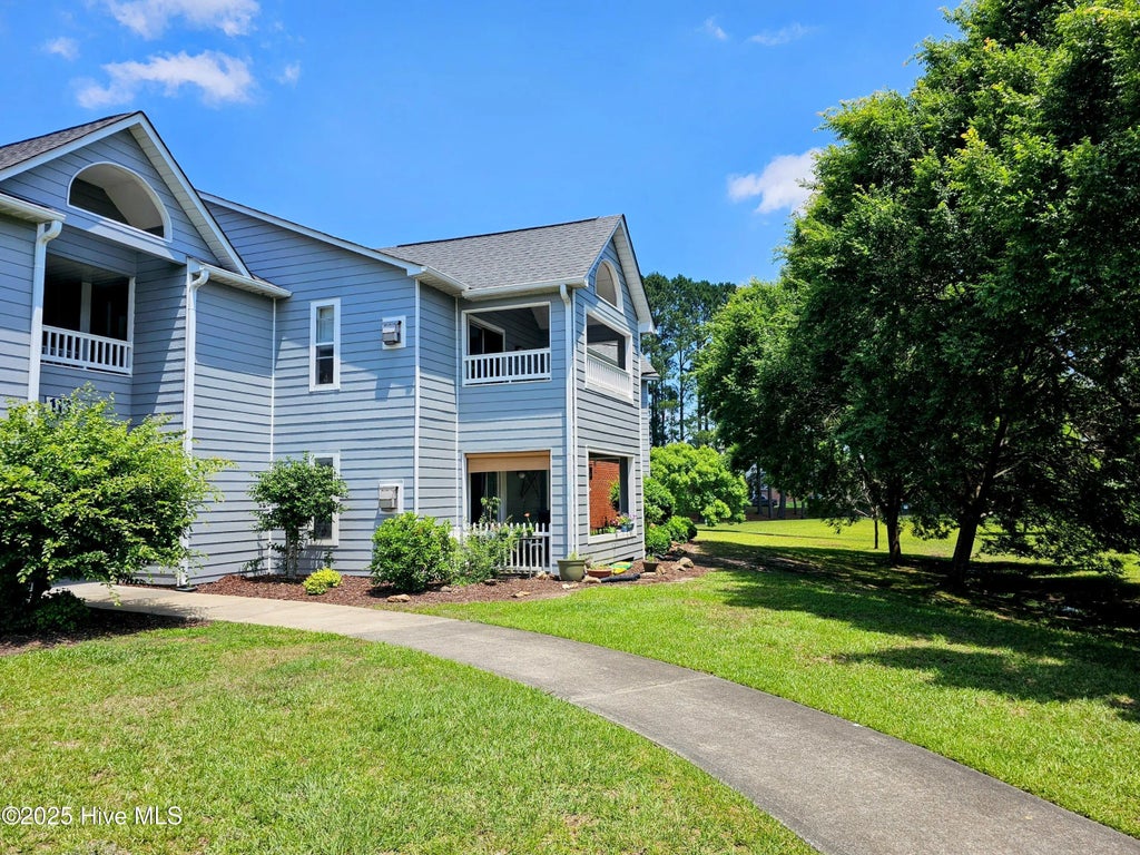 113 Breezewood Drive H, Greenville