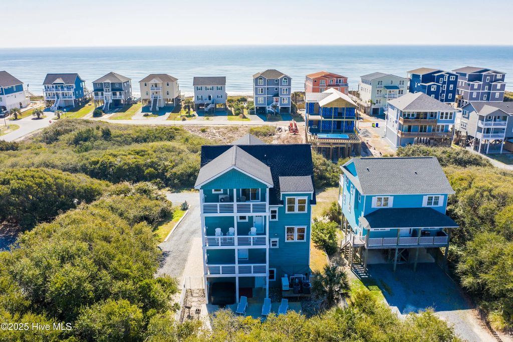 6 Bottlenose Boulevard, North Topsail Beach