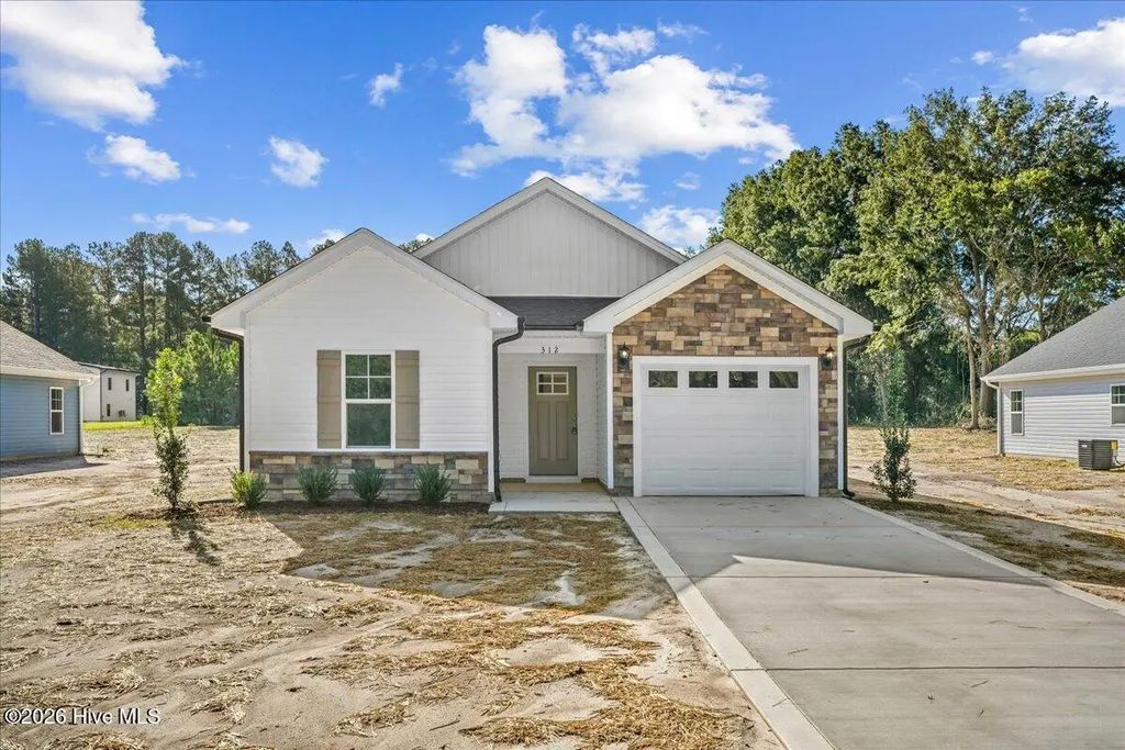 312 E Howard Street, Roseboro