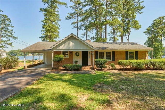 26 S Lakeshore Drive, Whispering Pines