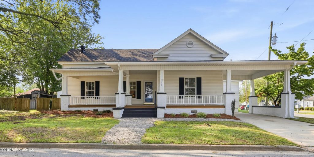 3338 North Barrett Street, Farmville