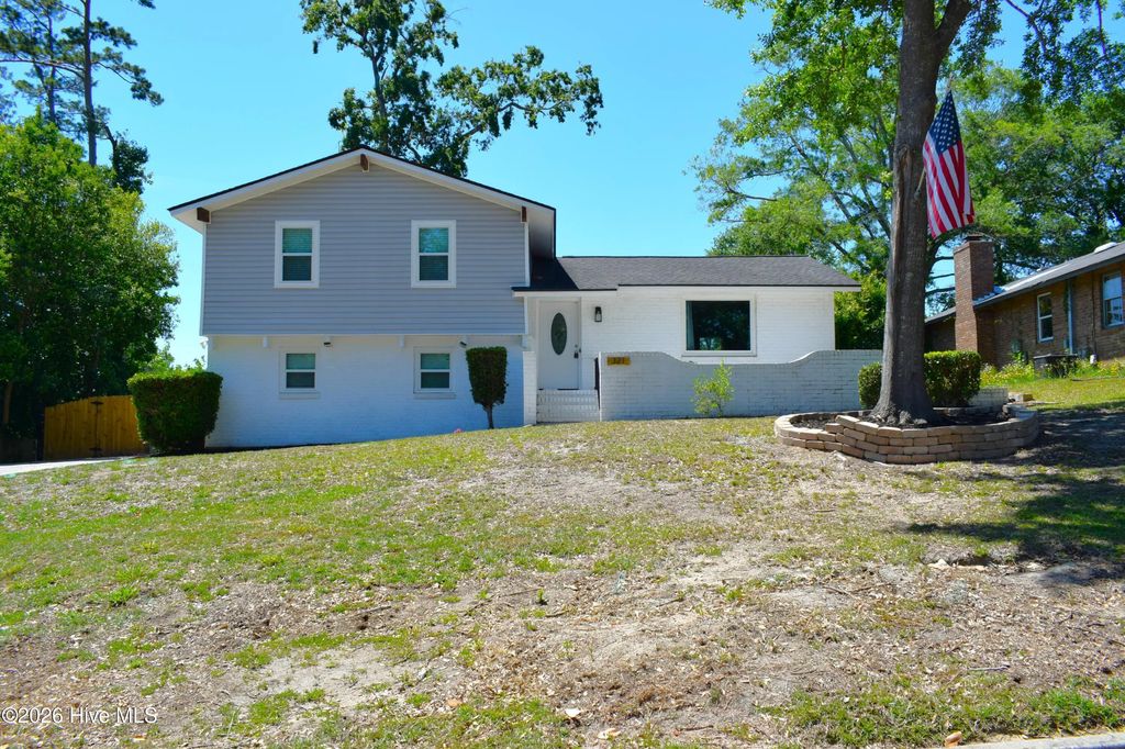 321 Oak Lake Drive, Martinez