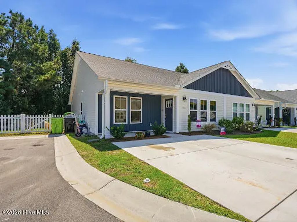 710 Discovery Cove, Newport