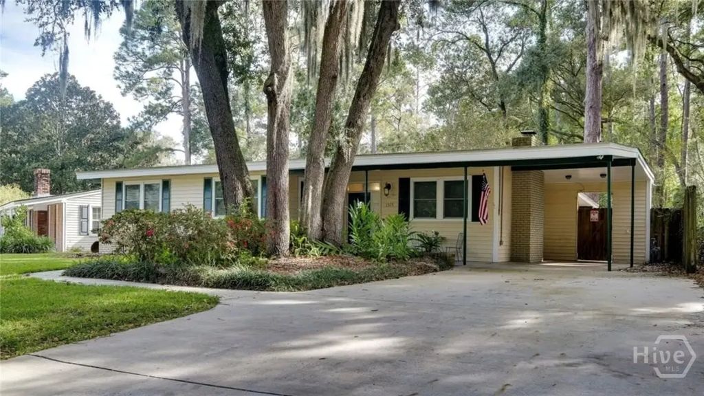 1305 Crossbrook Place, Savannah