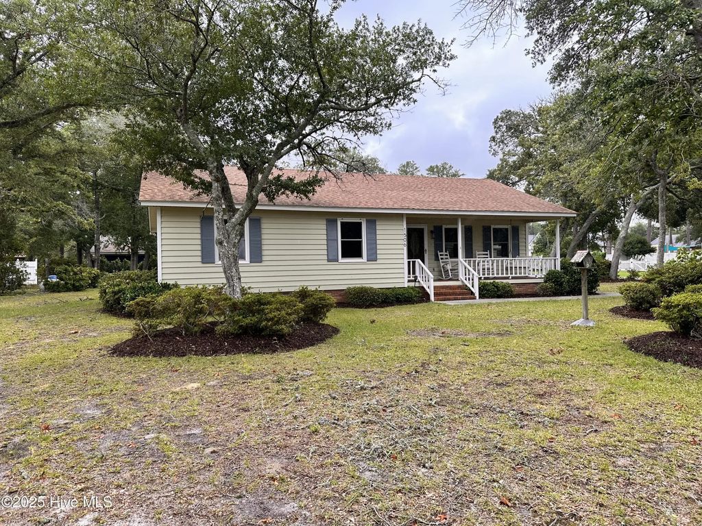 1506 E Oak Island Drive, Oak Island