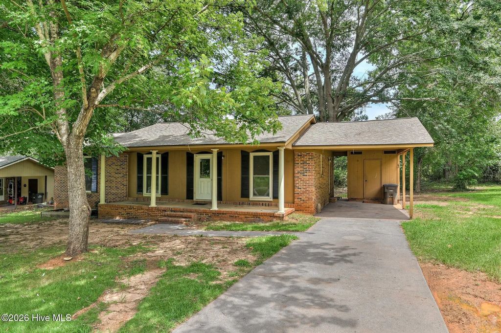 205 Lovelace Way, Washington