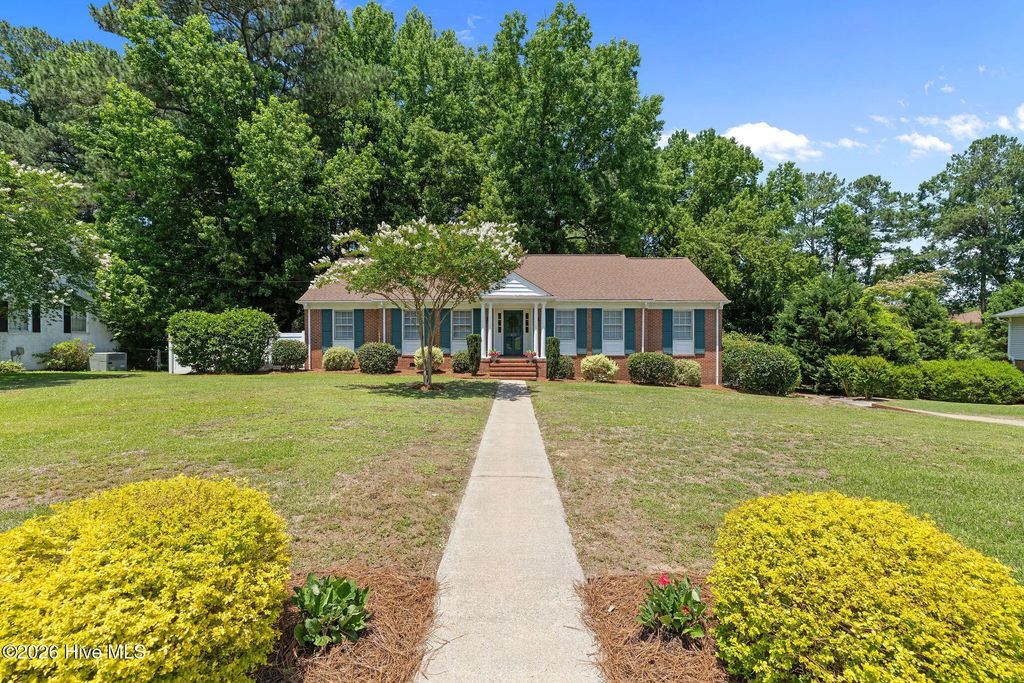 607 Gloucester Road, Goldsboro