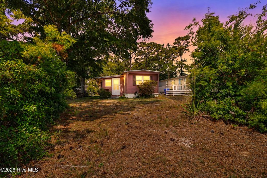 131 Ne 75th Street, Oak Island Wooded
