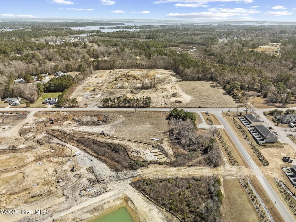 000 Queens Creek Road, Hubert