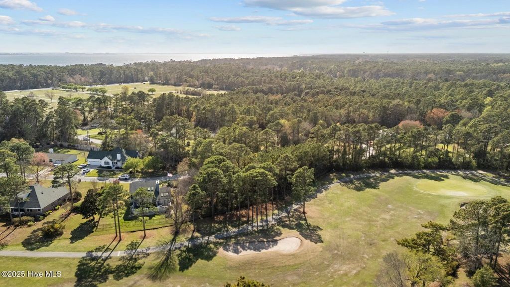 215 Oak Drive, Morehead City