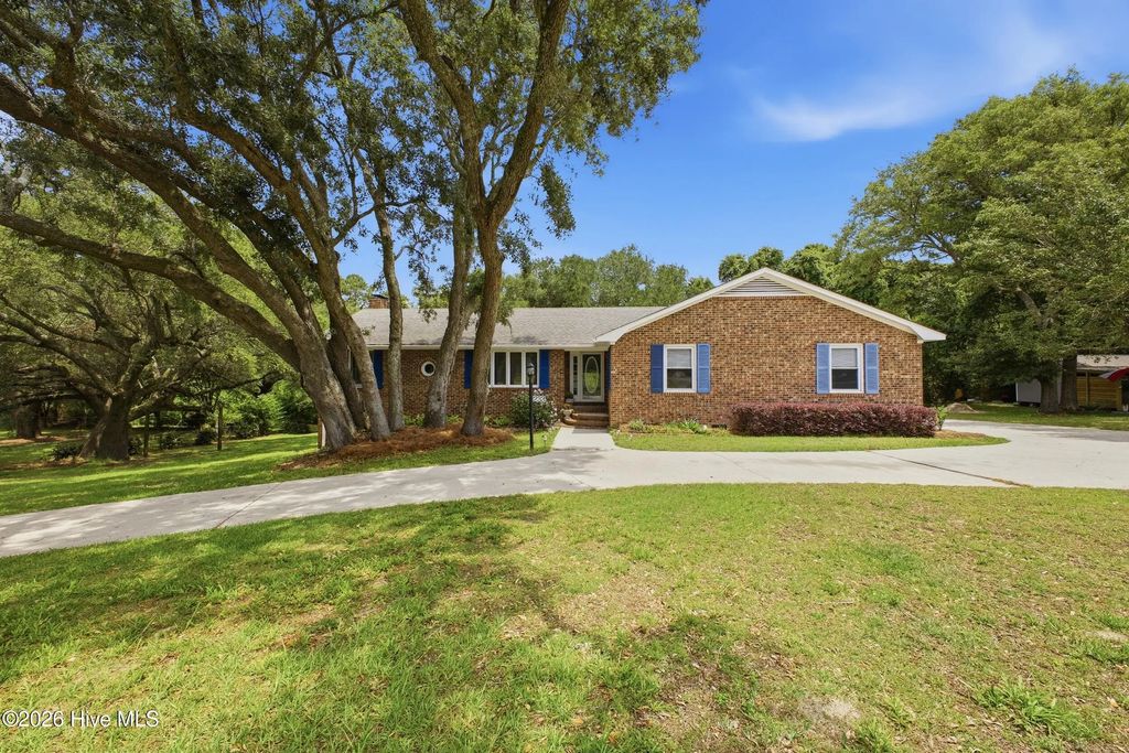 233 High Tide Drive, Wilmington