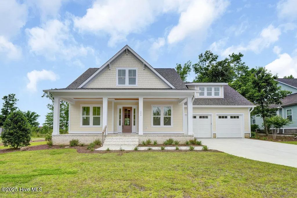 324 Grayhawk Circle, Wilmington