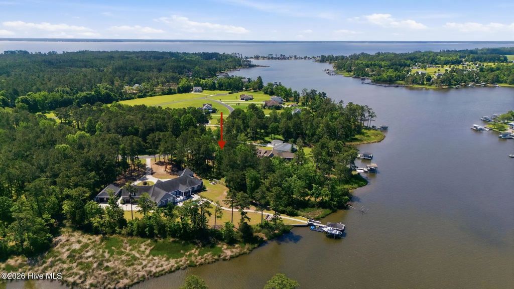 310 Southern Plantation Drive S, Oriental