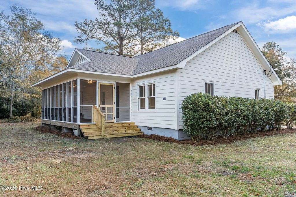 110 Carolina Avenue, Leland