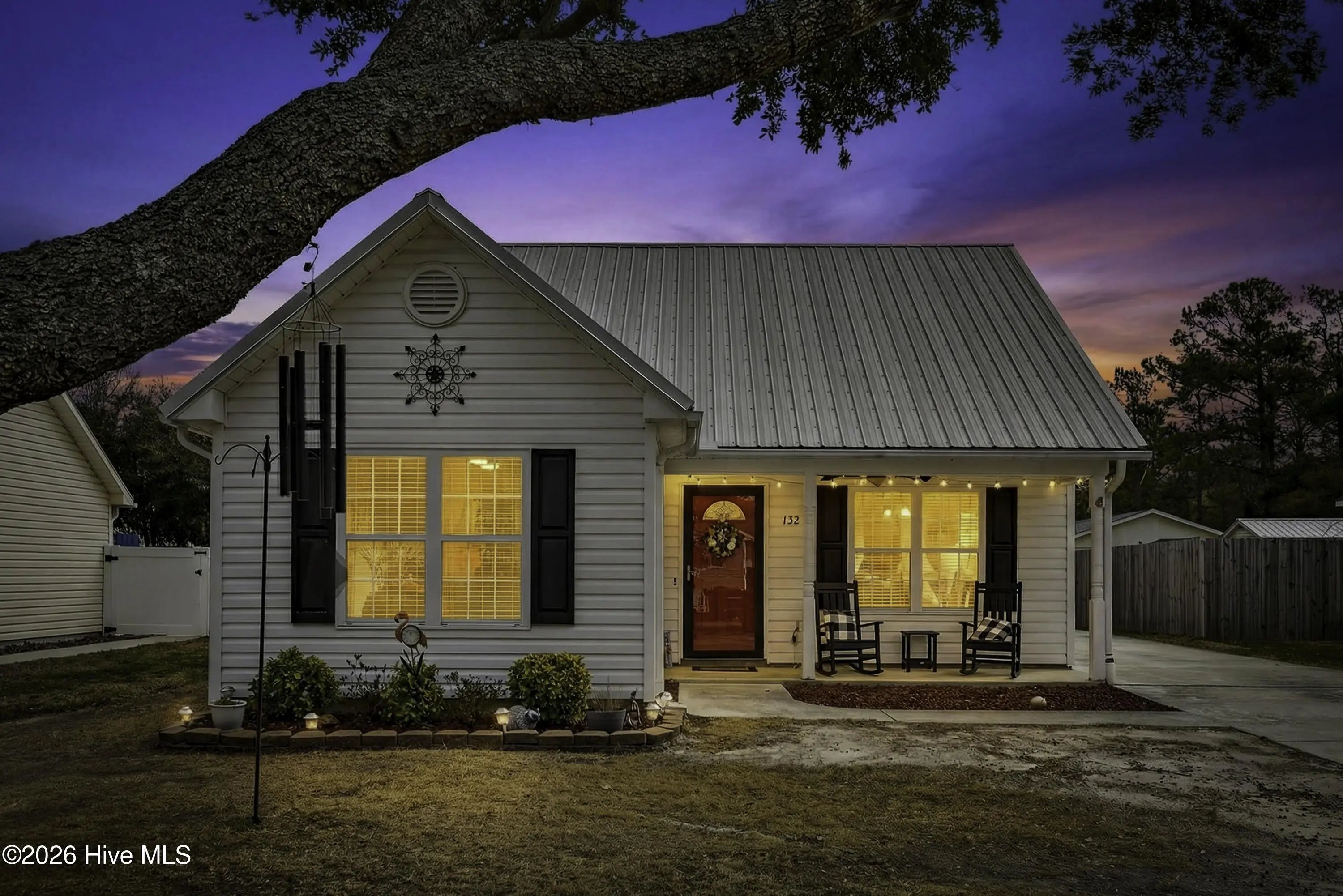 132 Ne 16th Street, Oak Island