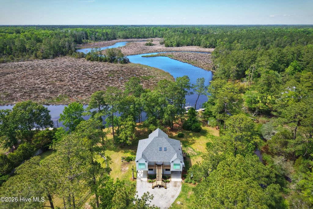 1002 Howells Road, Grantsboro