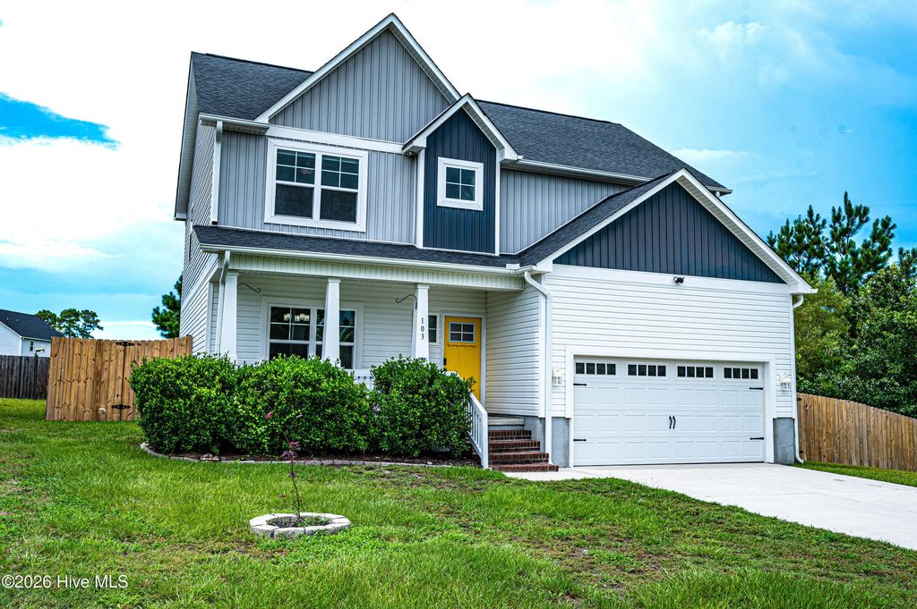 103 Chestwood Court, Hubert