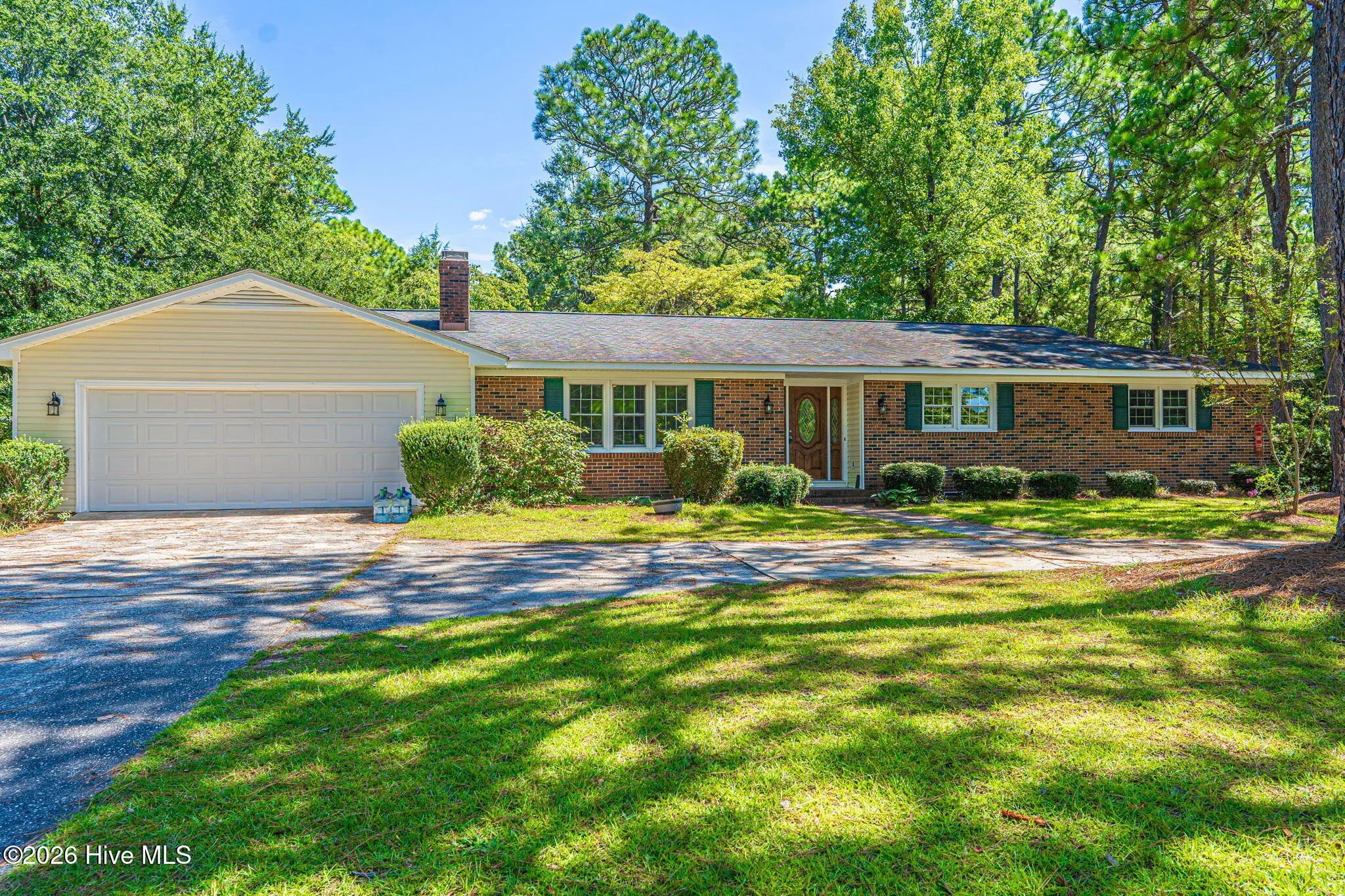 300 Midlothian Drive, Southern Pines