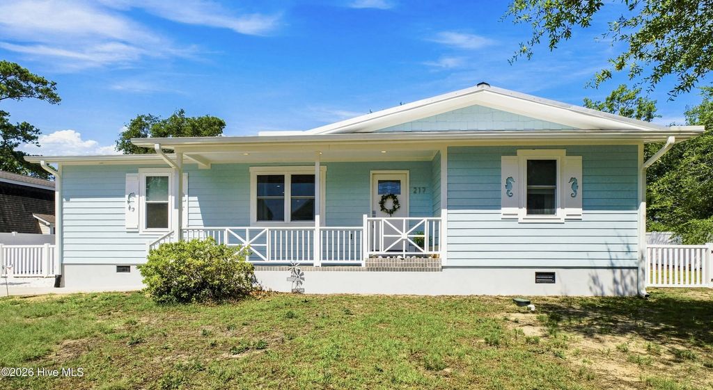 217 Ne 38th Street, Oak Island