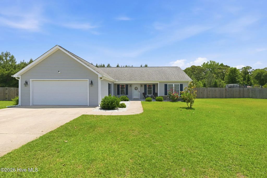 85 Plantation Oaks Drive, New Bern