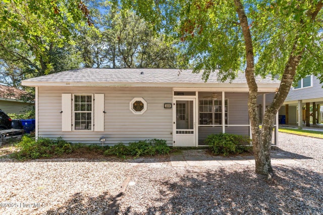 214 Ne 59th Street, Oak Island