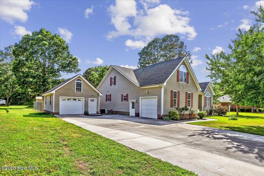 105 W Raintree Lane, Goldsboro