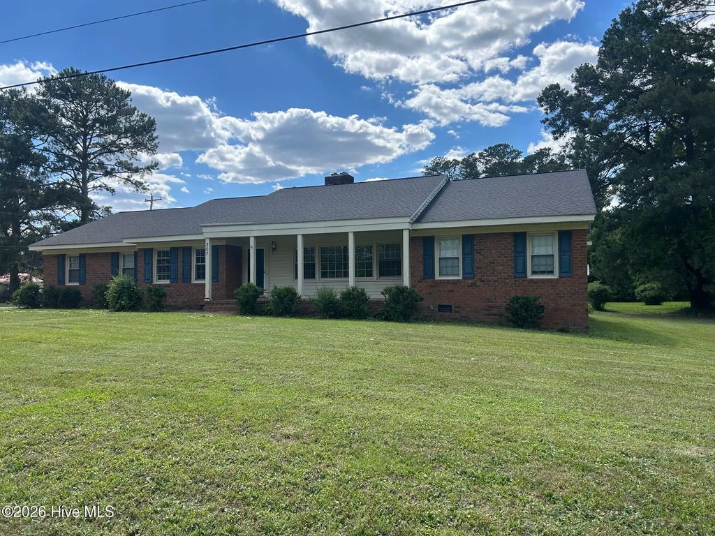 307 N Railroad Street, Macclesfield