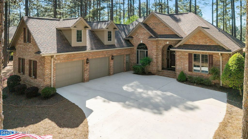 28 Abbottsford Drive, Pinehurst