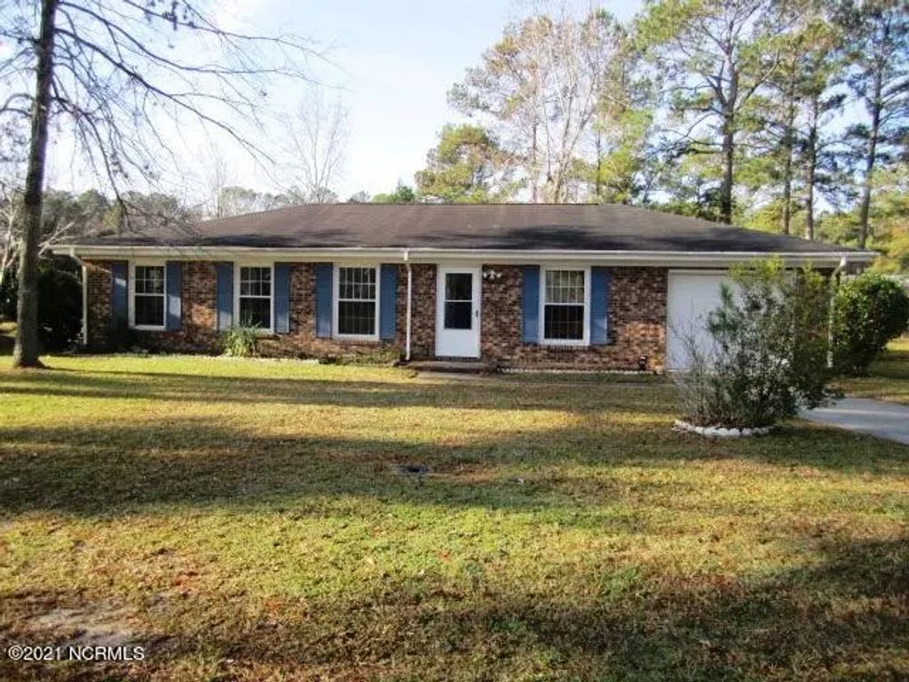 102 Hillside Court, Jacksonville