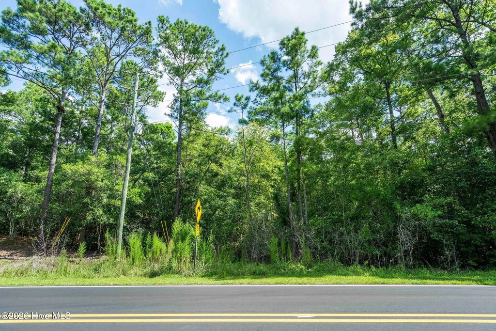 205 Creekview Drive, Hampstead