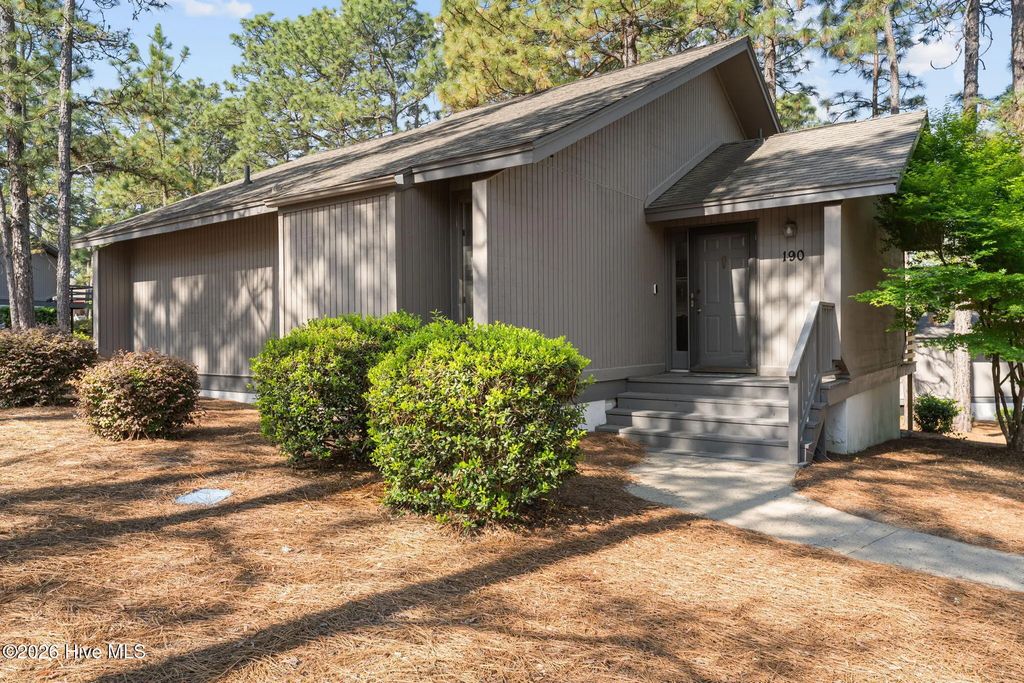 190 Barton Hills Court, Pinehurst