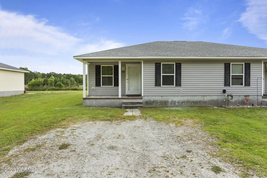 132 Lainmark Drive, Hubert