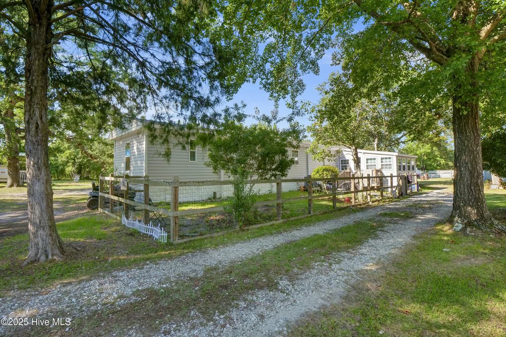215 Anderson Drive, Hampstead