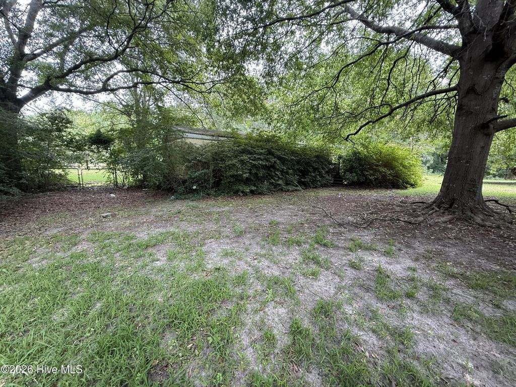 8964 Friendly Lane Ne, Leland
