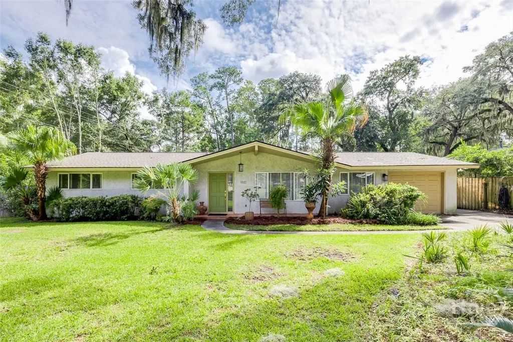 1810 Stillwood Drive, Savannah