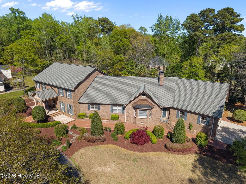120 Robin Road, Greenville