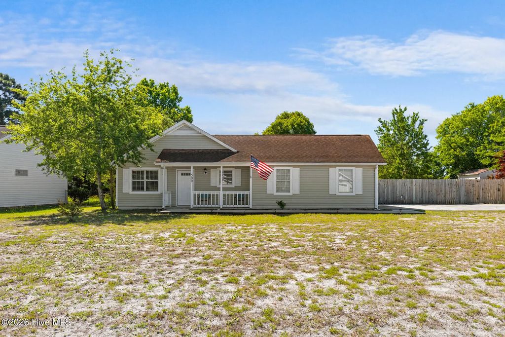 300 Foxtrace Lane, Ash