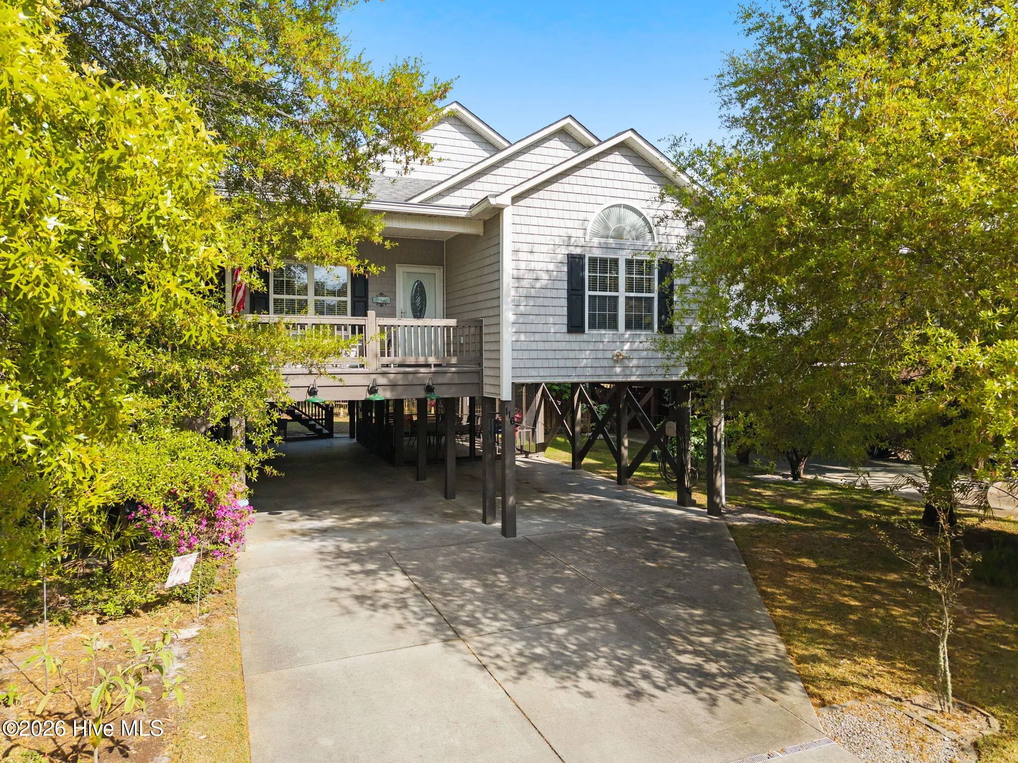 116 Nw 2nd Street, Oak Island