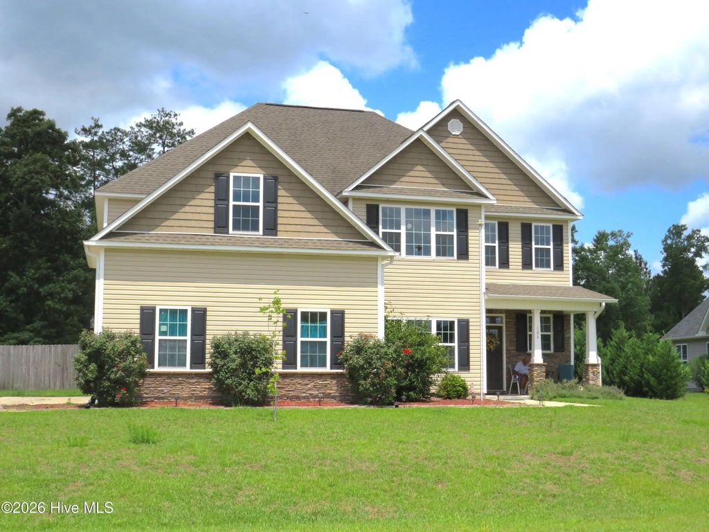 104 Falken Court, New Bern