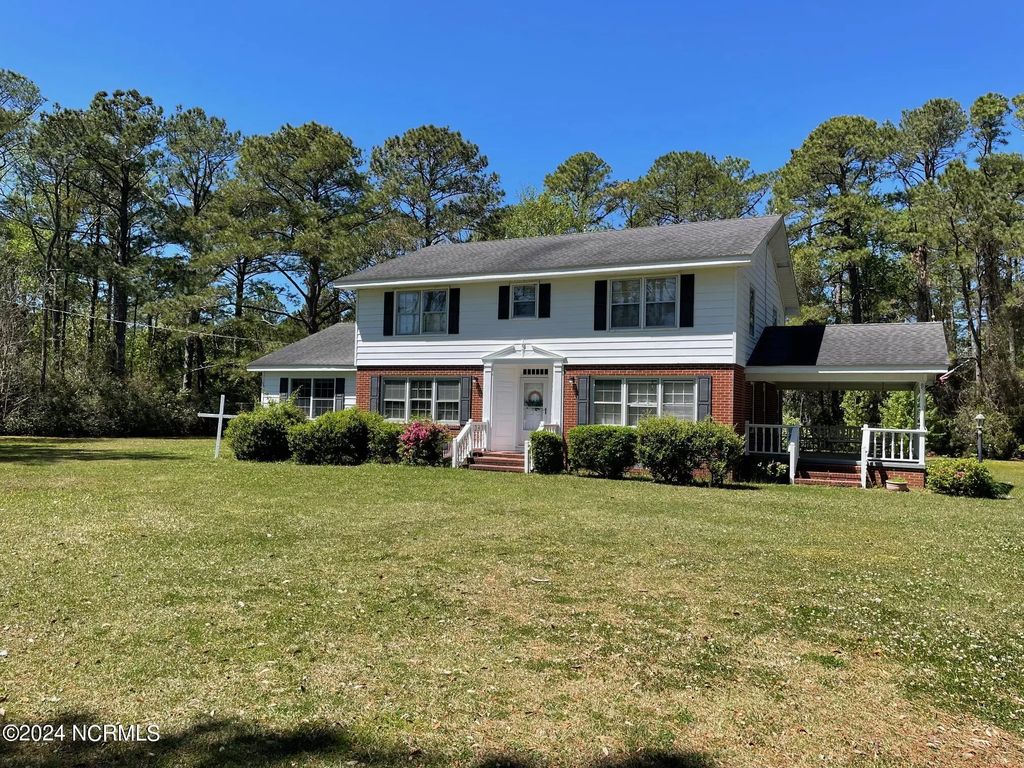152 W Bayshore Drive, Cedar Island