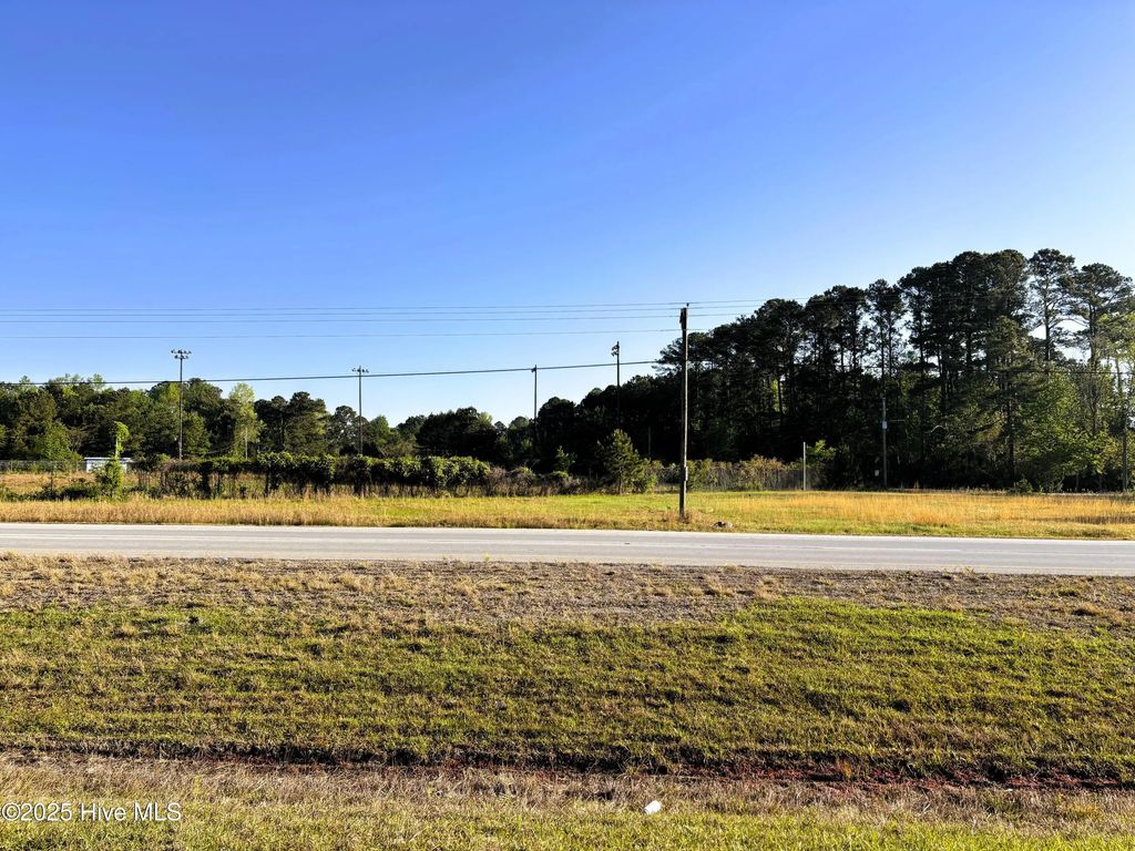 657 Freedom Way, Midway Park