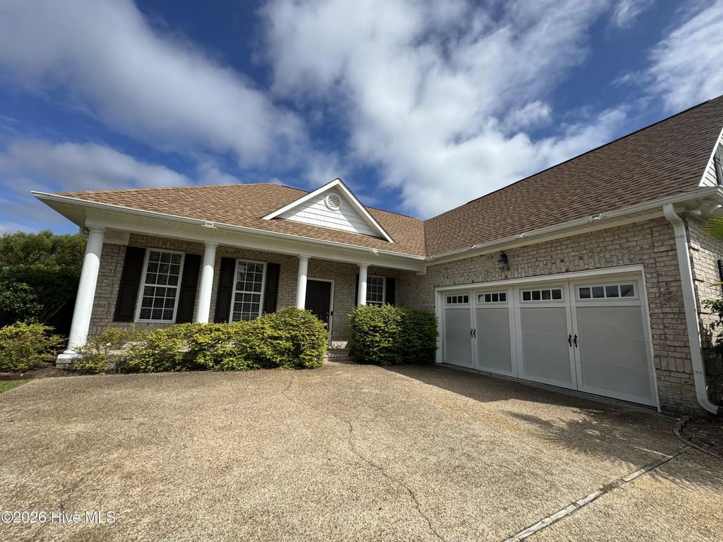 1011 Ginger Lily Way, Leland