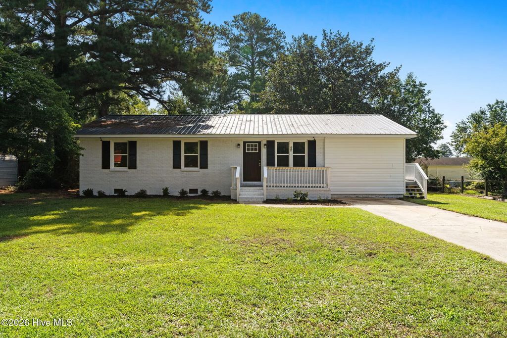 42 N Sixth Street, Clarkton