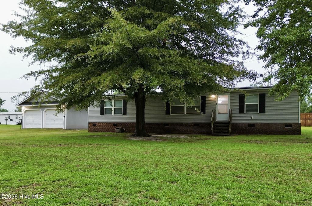 801 S Old Wire Road, Red Springs