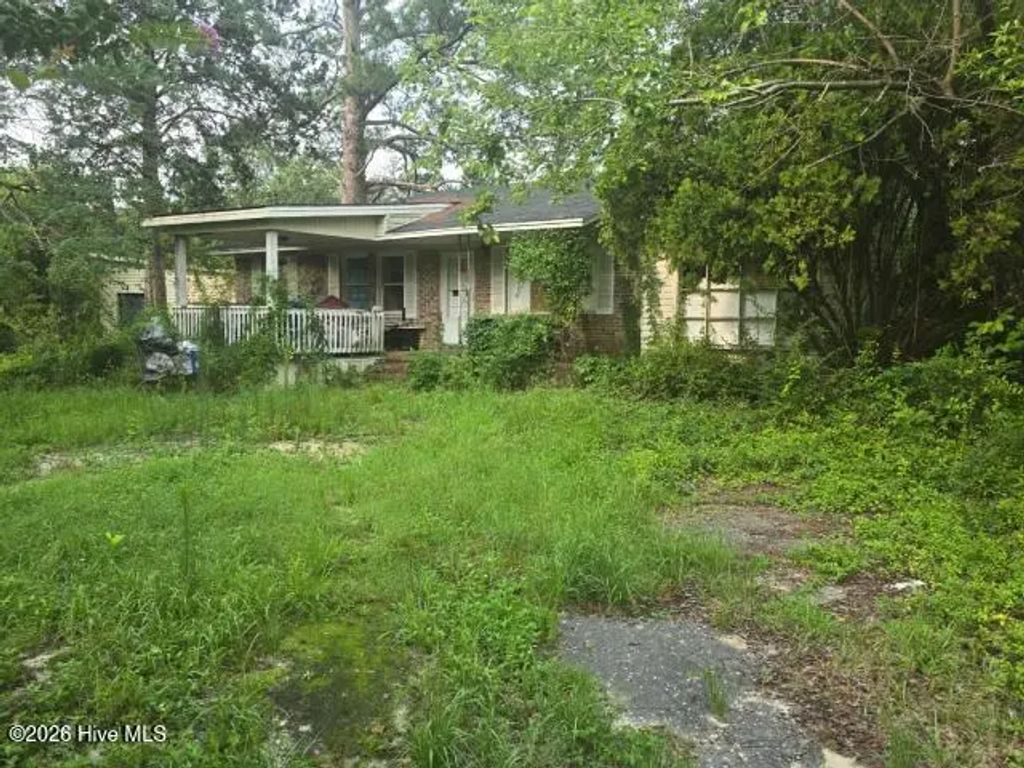 6545 Winthrop Drive, Fayetteville