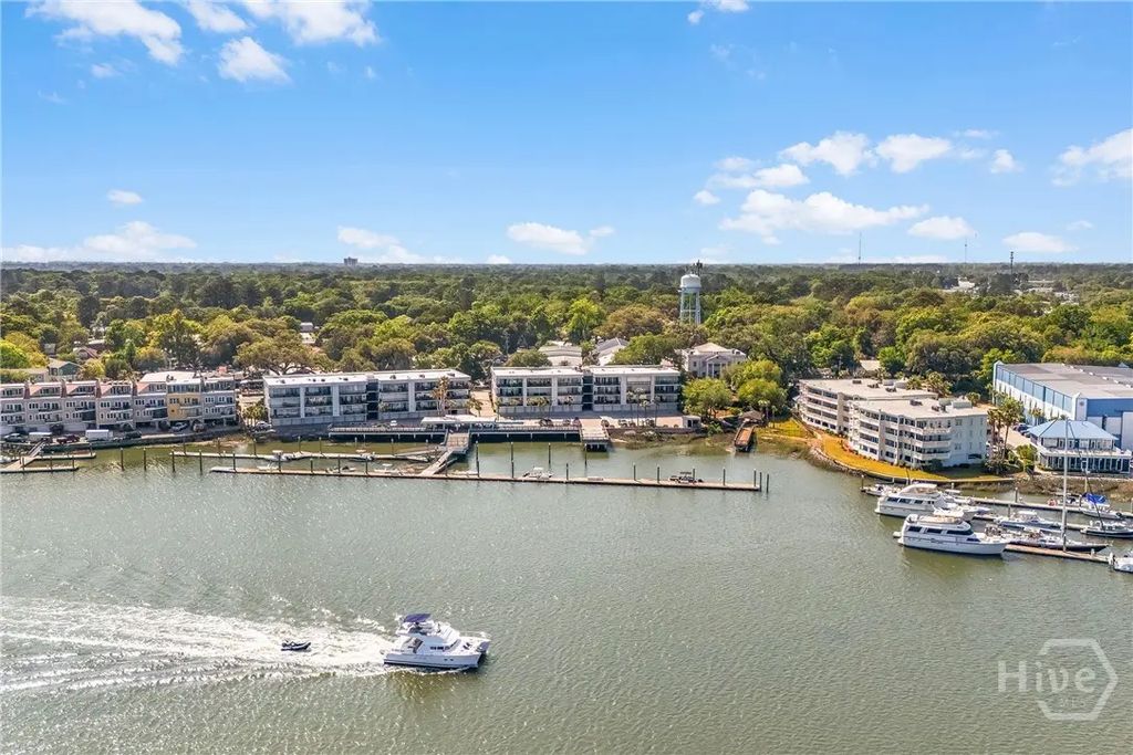 2902 River Drive B-301, Savannah